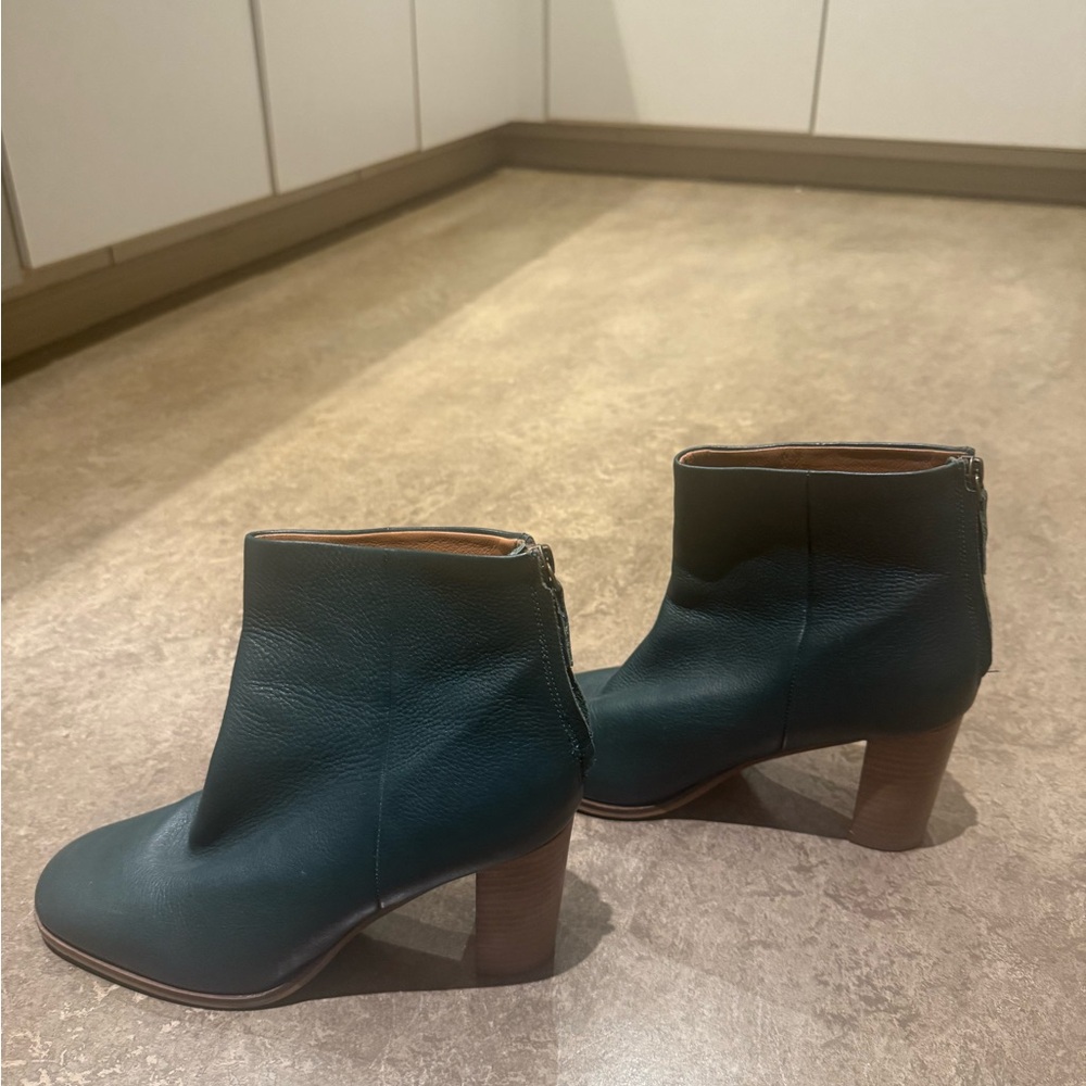 Adorable Poetry brand turquoise booties